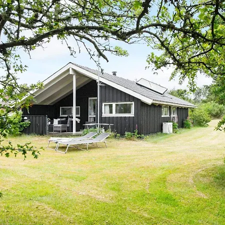 Holiday home Lxii